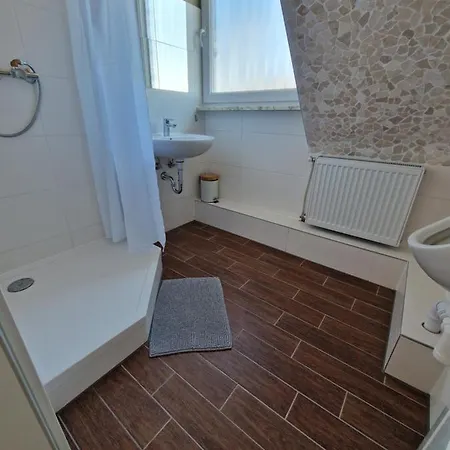 Am Geleucht בית הארחה *